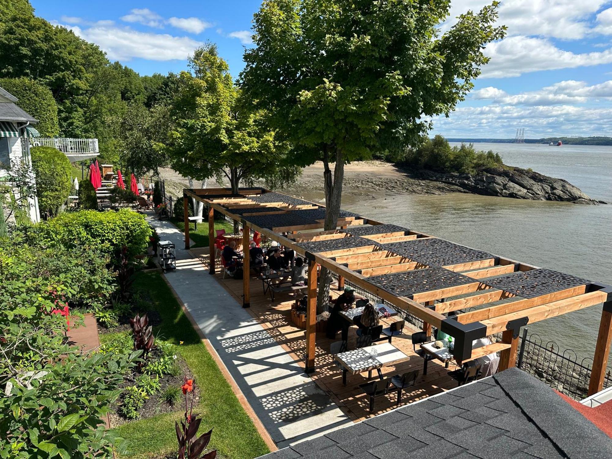 Goeliche Hotel Et Appartement Saint-Laurent-de-l'ile d'Orleans Ngoại thất bức ảnh