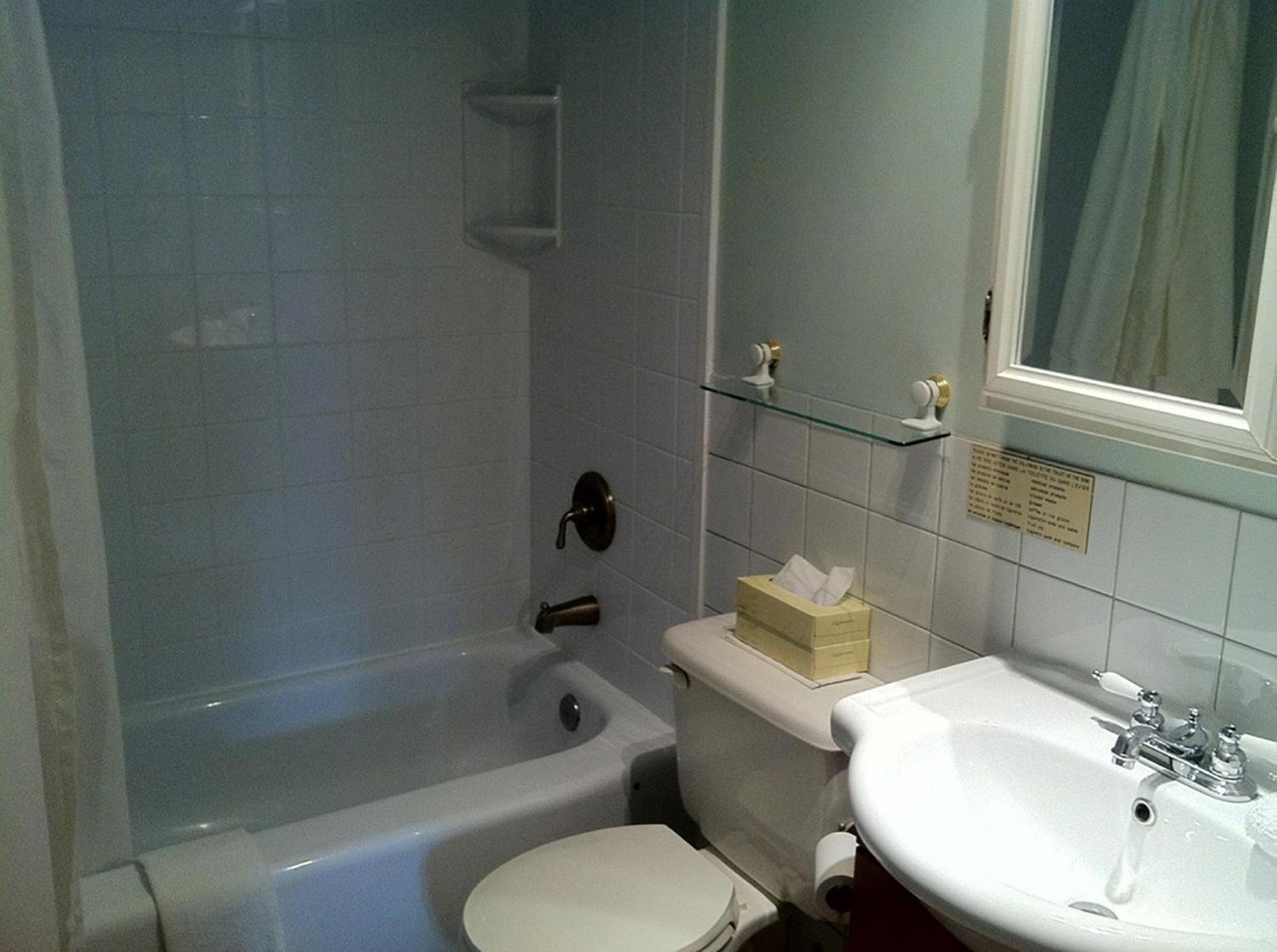 Goeliche Hotel Et Appartement Saint-Laurent-de-l'ile d'Orleans Phòng bức ảnh