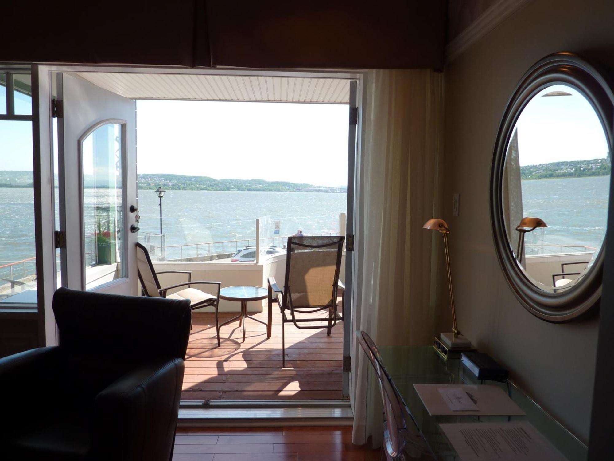 Goeliche Hotel Et Appartement Saint-Laurent-de-l'ile d'Orleans Phòng bức ảnh