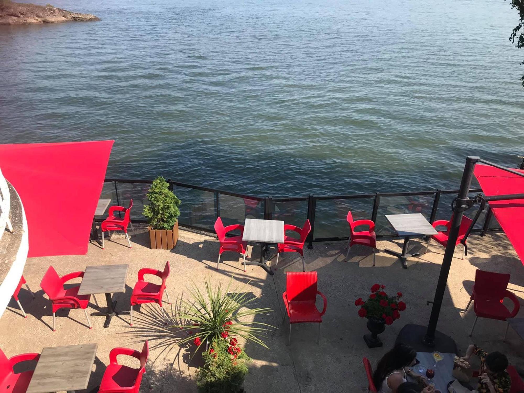Goeliche Hotel Et Appartement Saint-Laurent-de-l'ile d'Orleans Ngoại thất bức ảnh