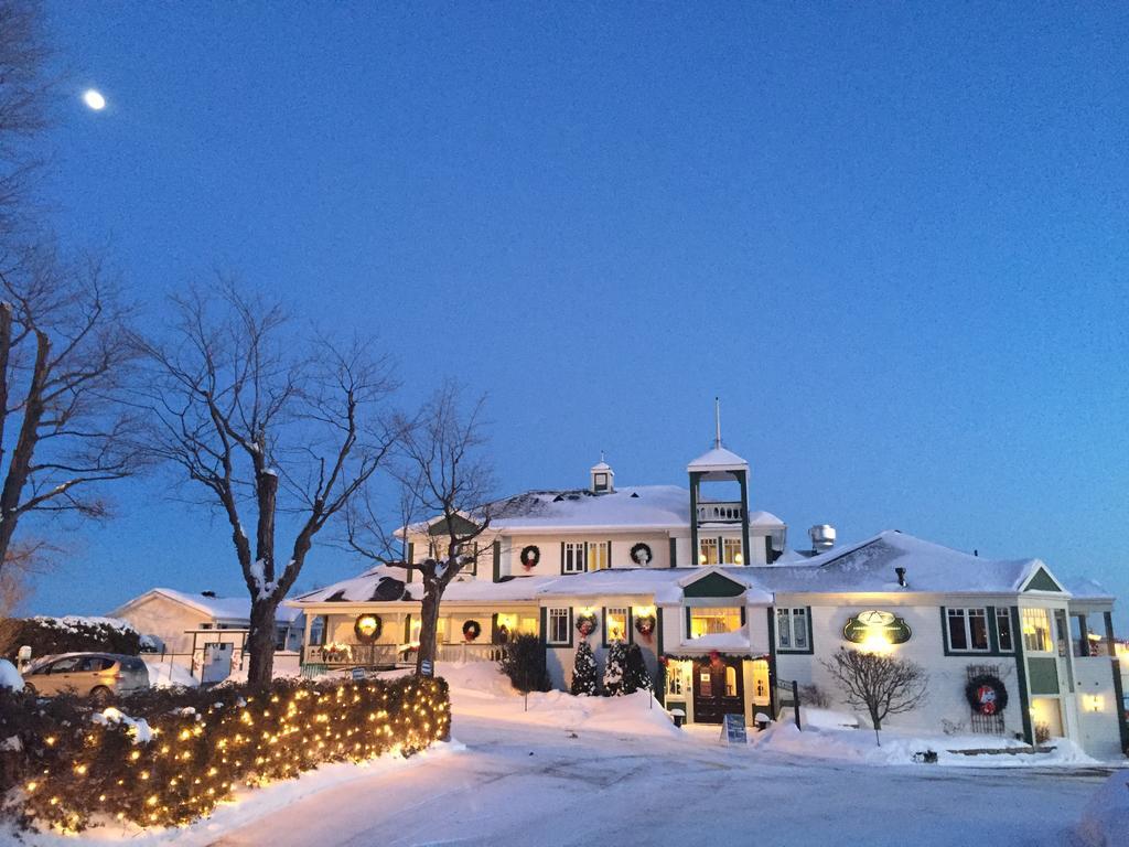 Goeliche Hotel Et Appartement Saint-Laurent-de-l'ile d'Orleans Ngoại thất bức ảnh