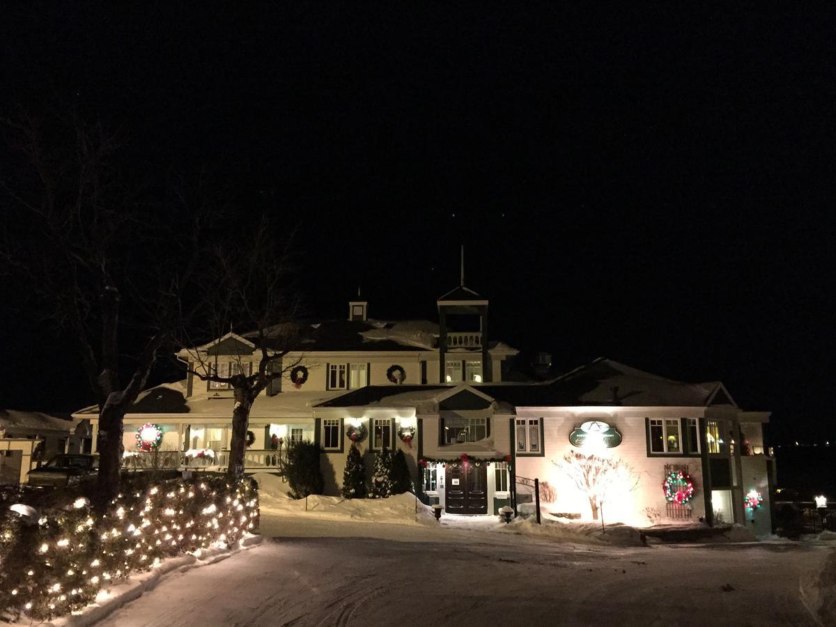 Goeliche Hotel Et Appartement Saint-Laurent-de-l'ile d'Orleans Ngoại thất bức ảnh