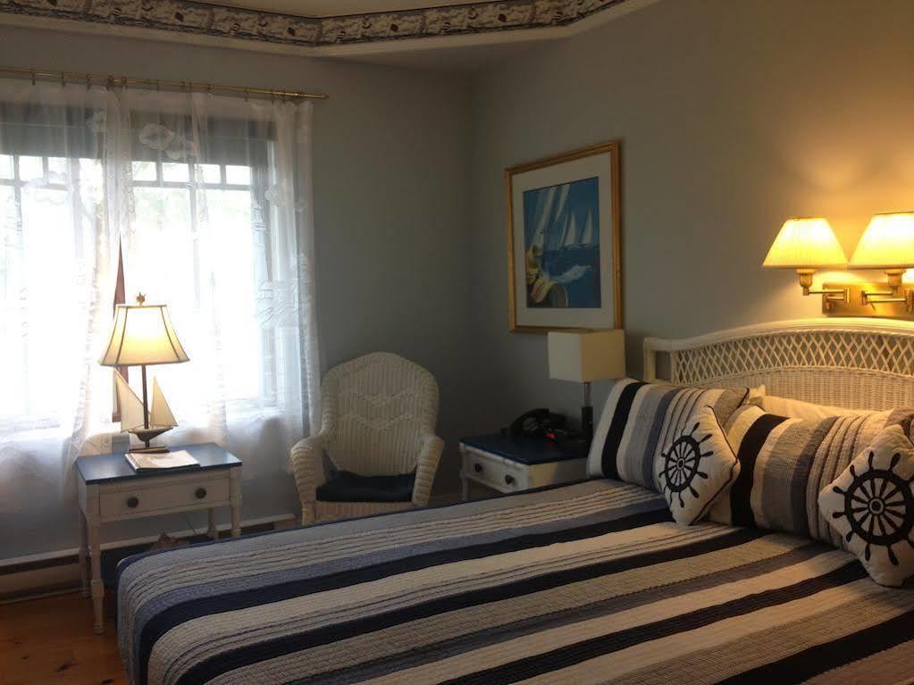Goeliche Hotel Et Appartement Saint-Laurent-de-l'ile d'Orleans Ngoại thất bức ảnh